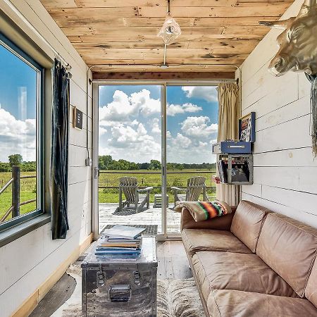 Flophouze Shipping Container Hotel Round Top Kültér fotó
