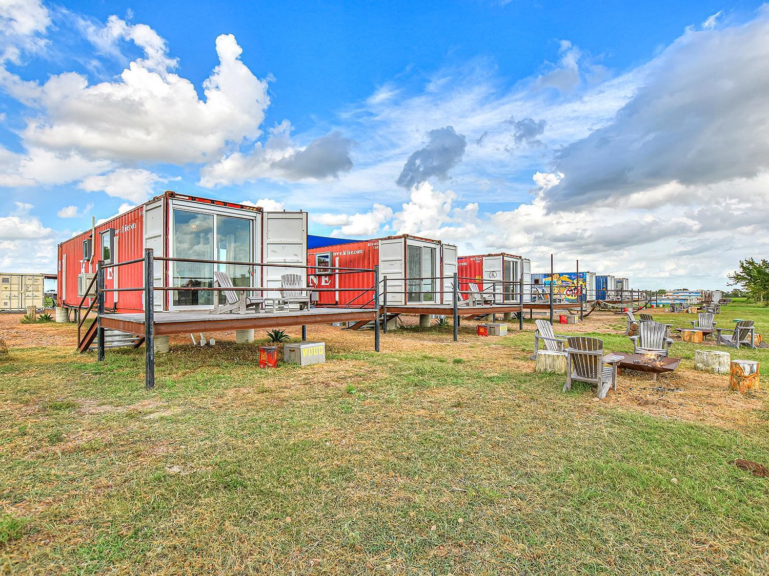 Flophouze Shipping Container Hotel Round Top Kültér fotó