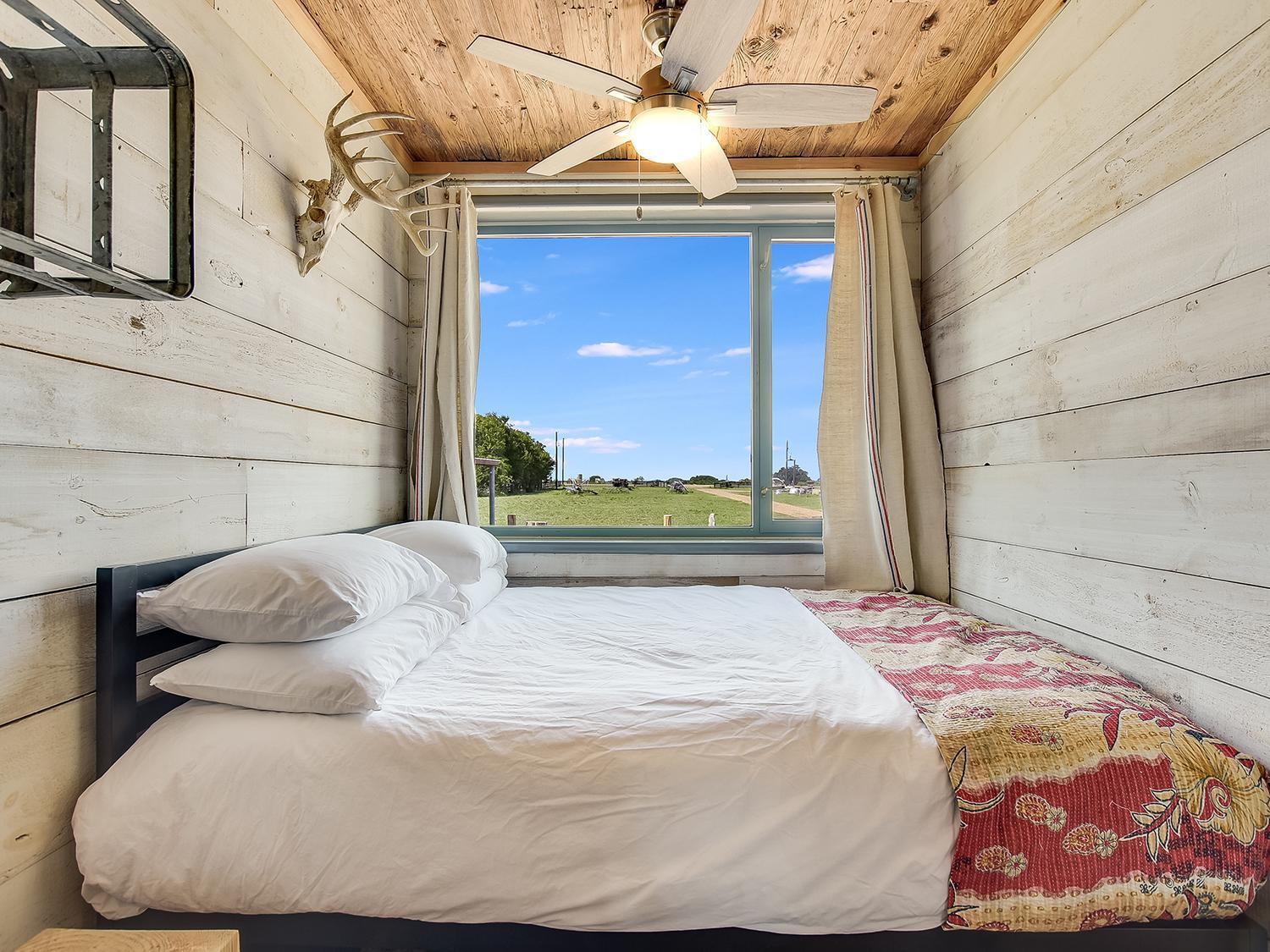 Flophouze Shipping Container Hotel Round Top Szoba fotó